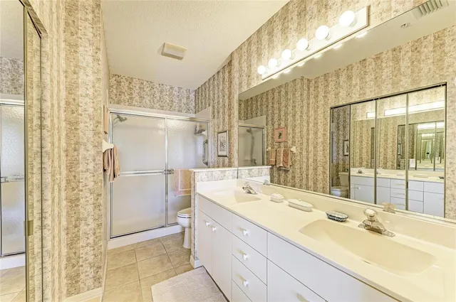 $250,000 | 416 Laurel Lake Drive, Unit 202, Venice, FL 34292