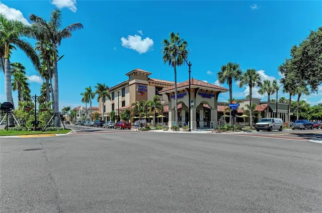 $250,000 | 416 Laurel Lake Drive, Unit 202, Venice, FL 34292