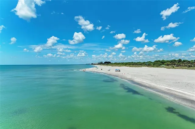 $250,000 | 416 Laurel Lake Drive, Unit 202, Venice, FL 34292