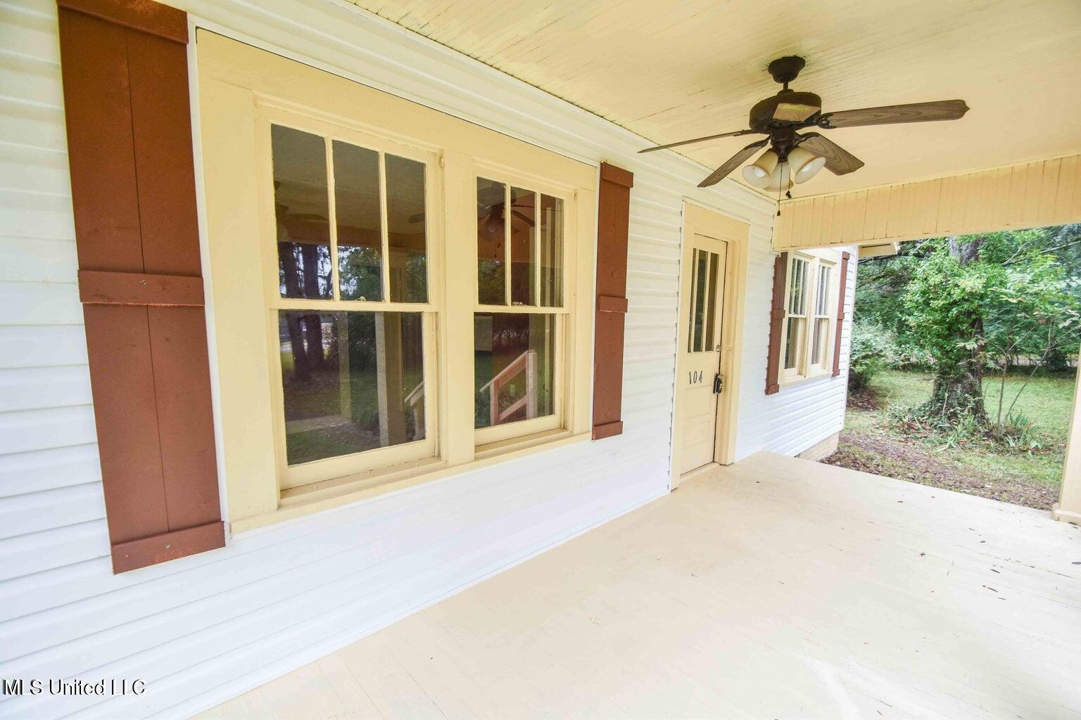 104 Overby Street Brandon, MS 39042 - Photo 2 of 16 20220104232508360393000000-o