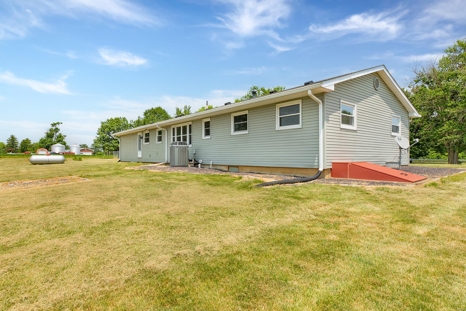 4519 Shipman Cutoff Road Bunker Hill, IL 62014 - Photo 16 of 52 Gallery Image 16