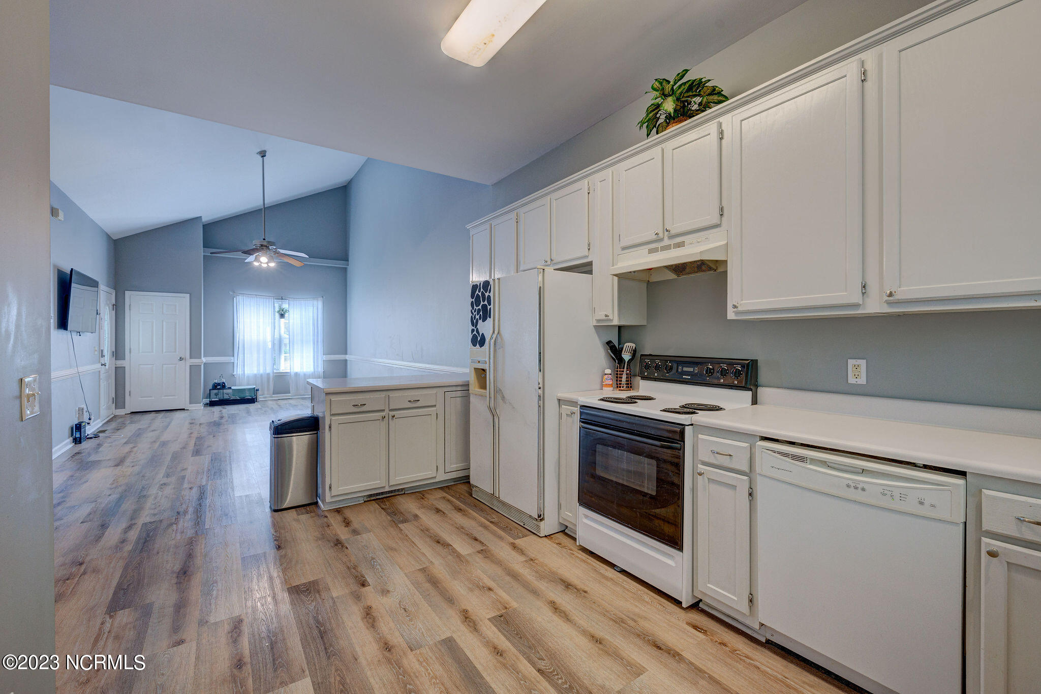 255 Beasley Road, Unit D Wilmington, NC 28409 - Photo 18 of 30 255BeasleyEdit-19
