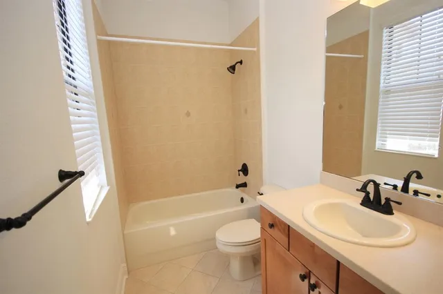 $4,200 | 5902 Printery Street, Unit 105, Tampa, FL 33616