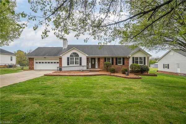 $365,000 | 245 Lumina Drive, Lexington, NC 27295