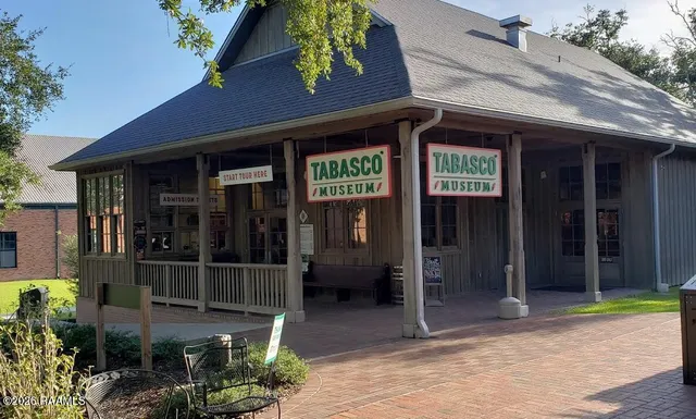 $370,000 | 9917 Jefferson Island Road, New Iberia, LA 70560