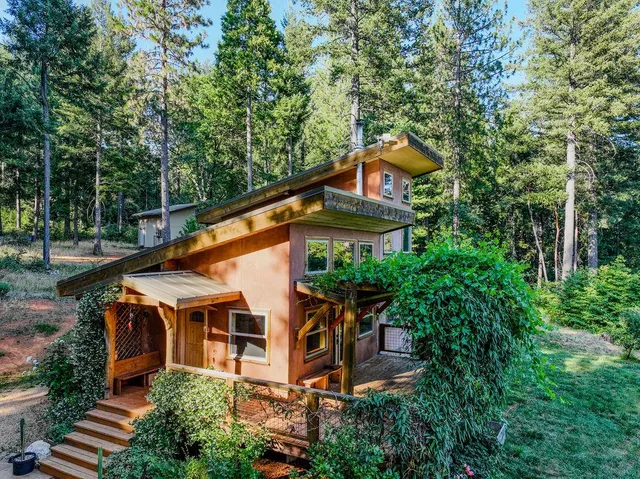 a view of a front door of the house