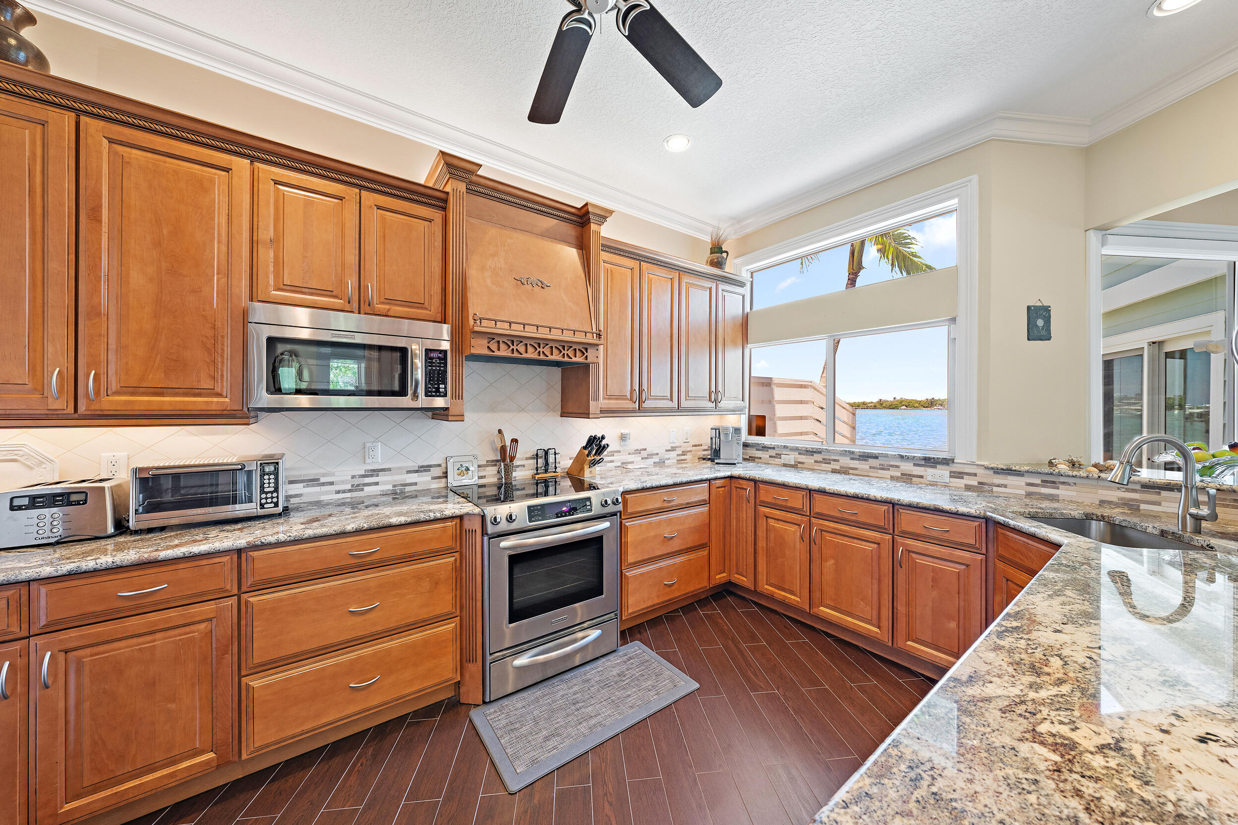 19932 Scrimshaw Way Jupiter, FL 33469 - Photo 17 of 26 Kitchen