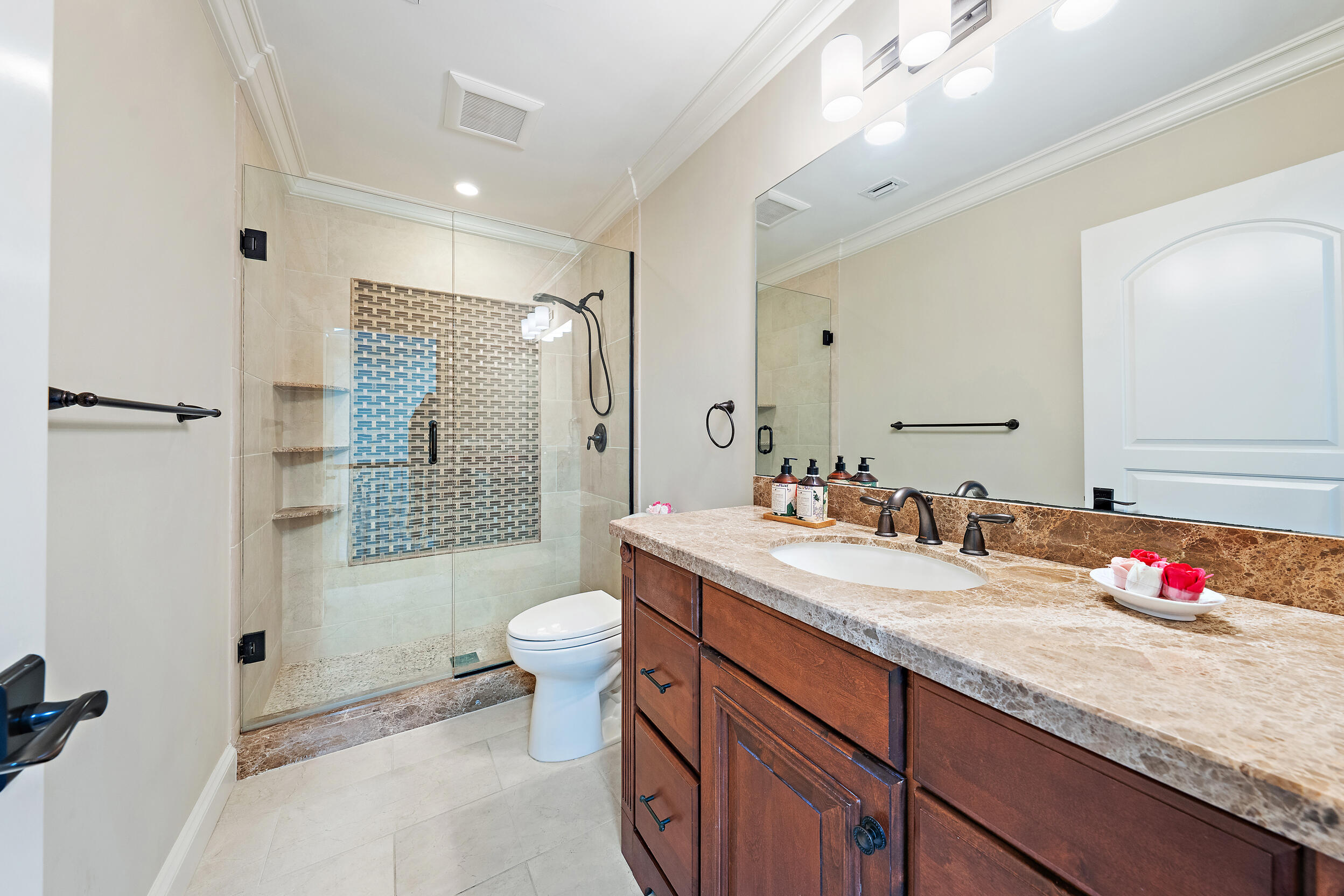 19932 Scrimshaw Way Jupiter, FL 33469 - Photo 25 of 26 Guest Bath