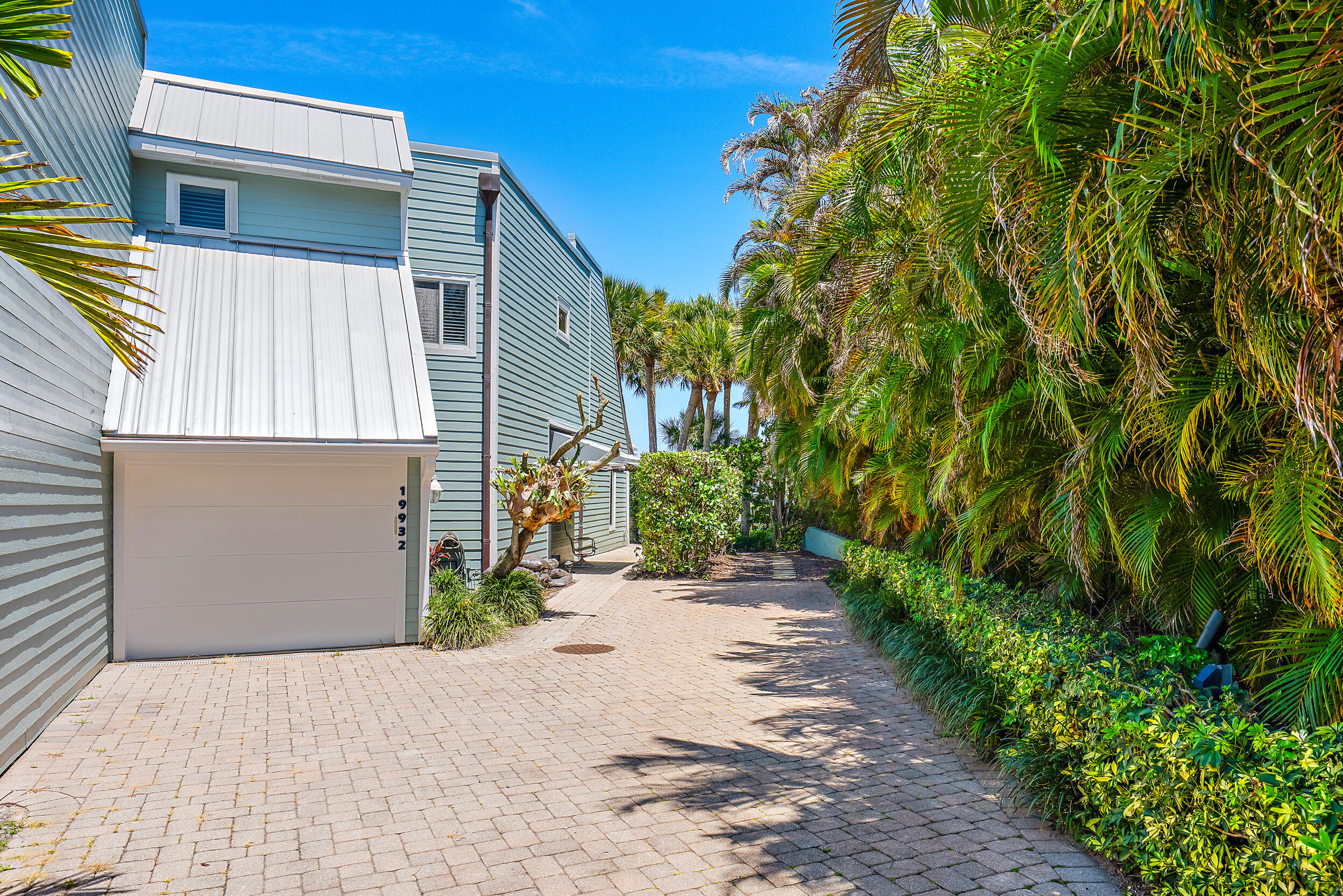 19932 Scrimshaw Way Jupiter, FL 33469 - Photo 6 of 26 Front Elevation