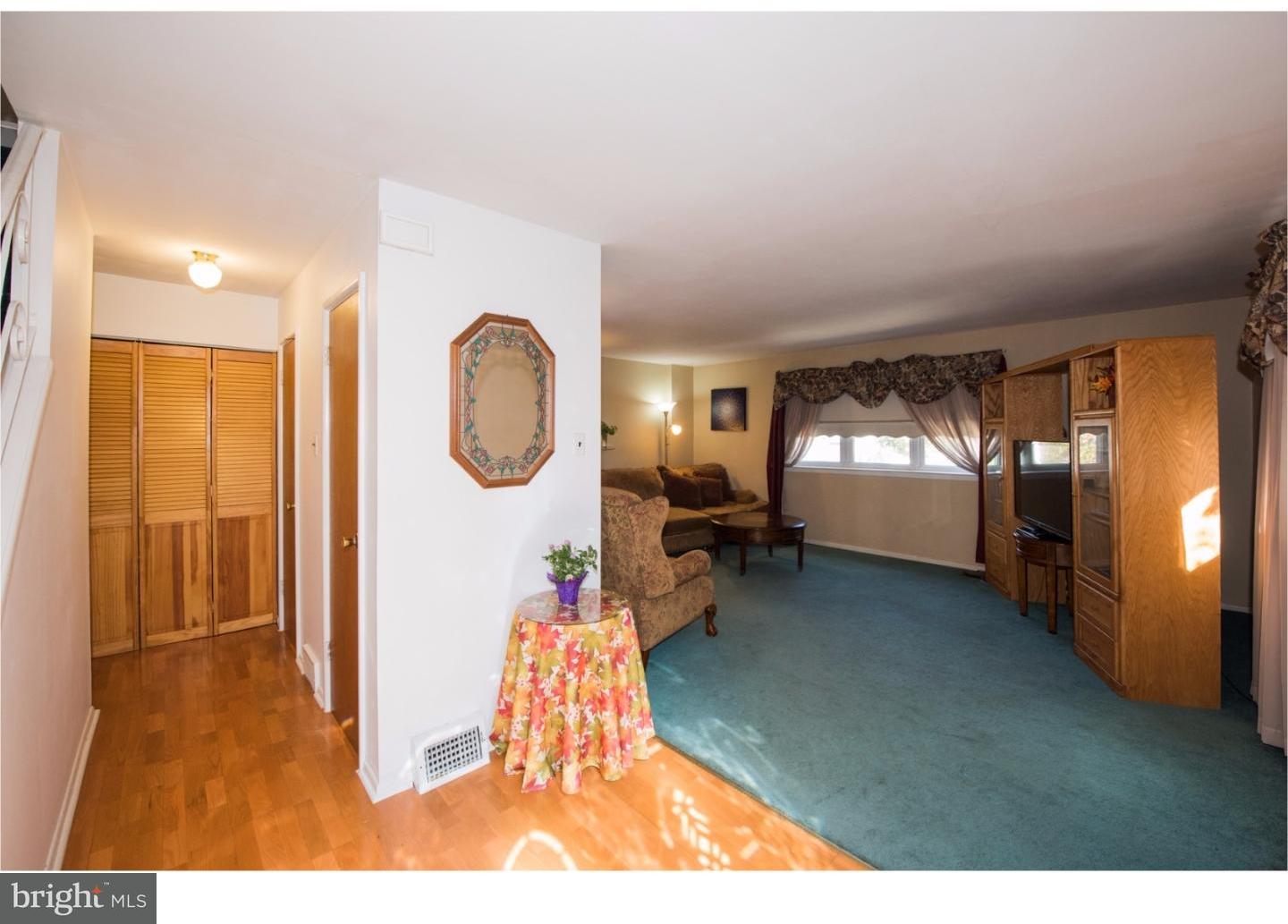 430 Rennard Street Philadelphia, PA 19116 - Photo 3 of 21 Gallery Image 3