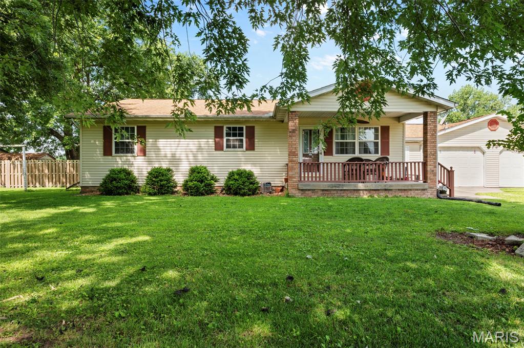 716 Springfield Road Gillespie, IL 62033 - Photo 4 of 33