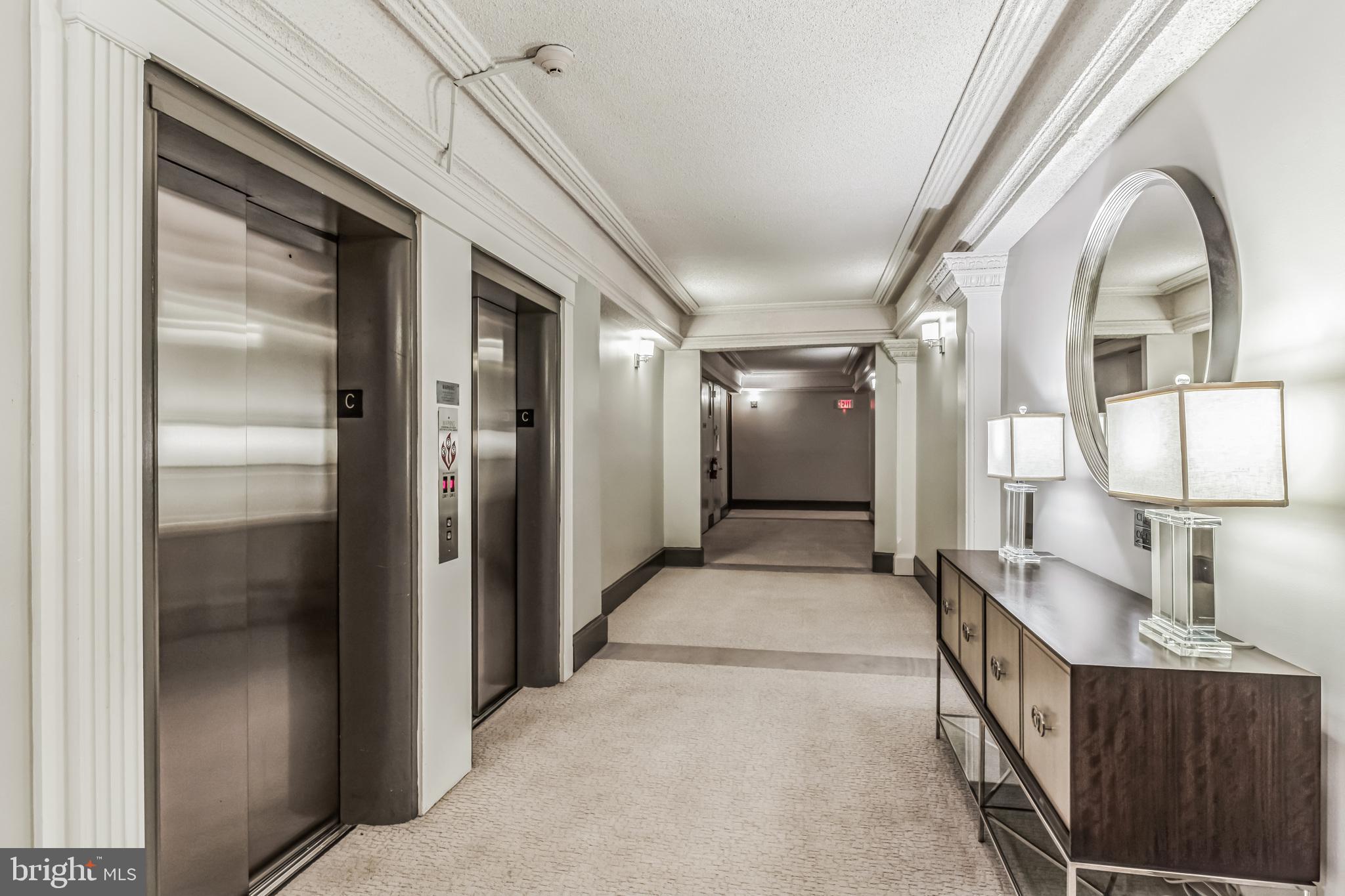 2123 California Street Northwest, Unit C6 Washington, DC 20008 - Photo 7 of 32 C-level hallway