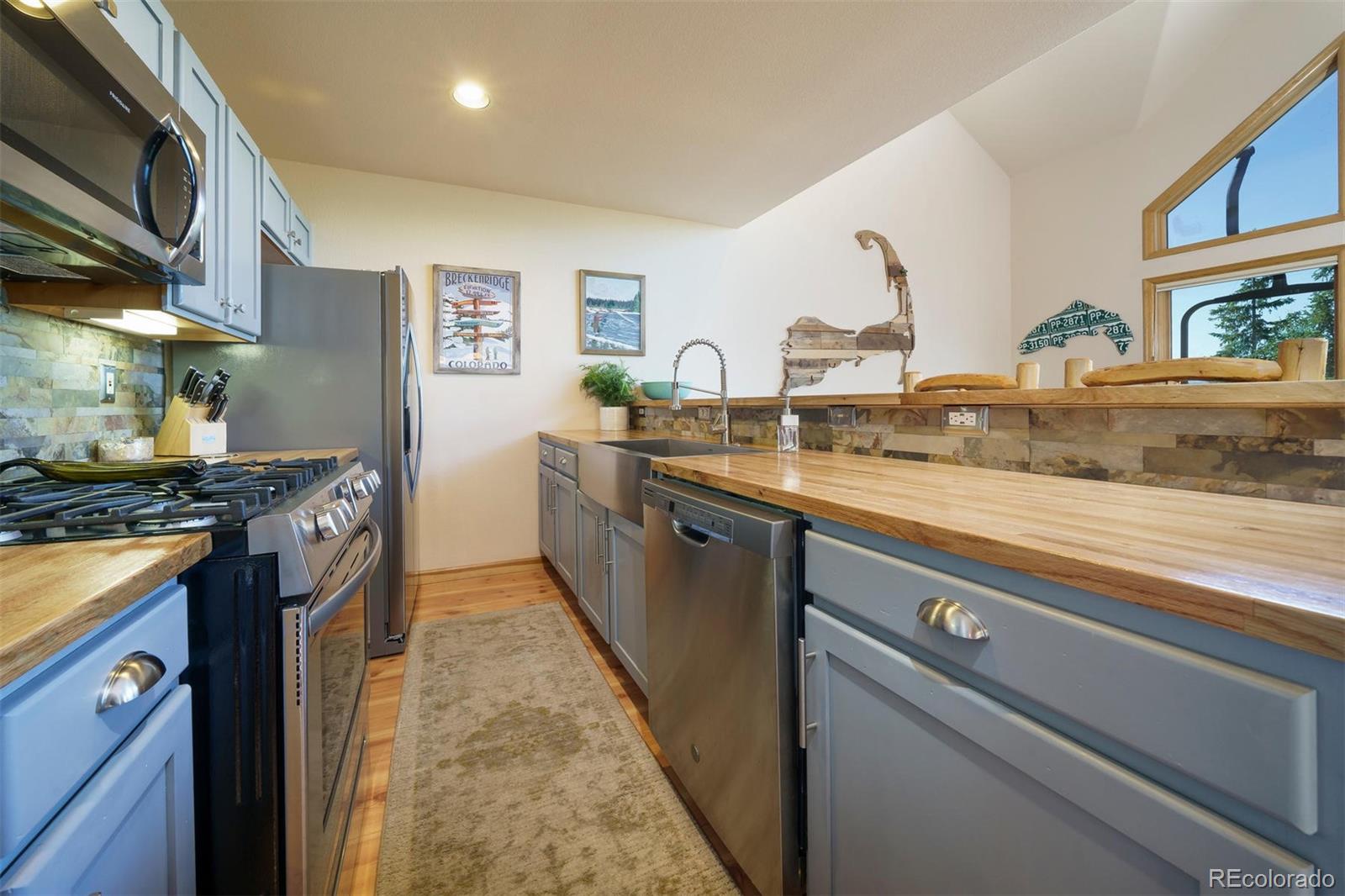 9064 Ryan Gulch Road Silverthorne, CO 80498 - Photo 8 of 36 Gallery Image 8