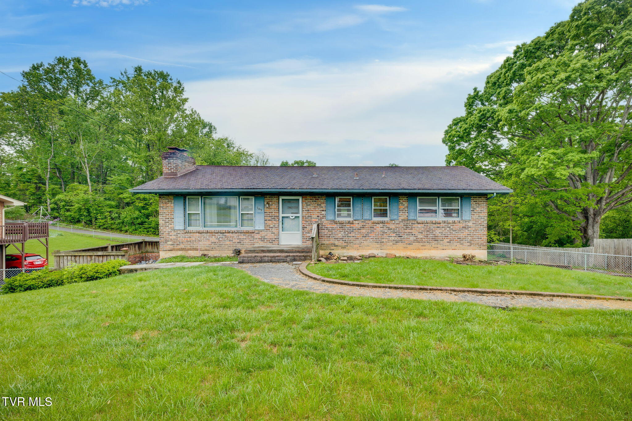 109 Longwood Road Bristol, TN 37620 - Photo 1 of 28 001