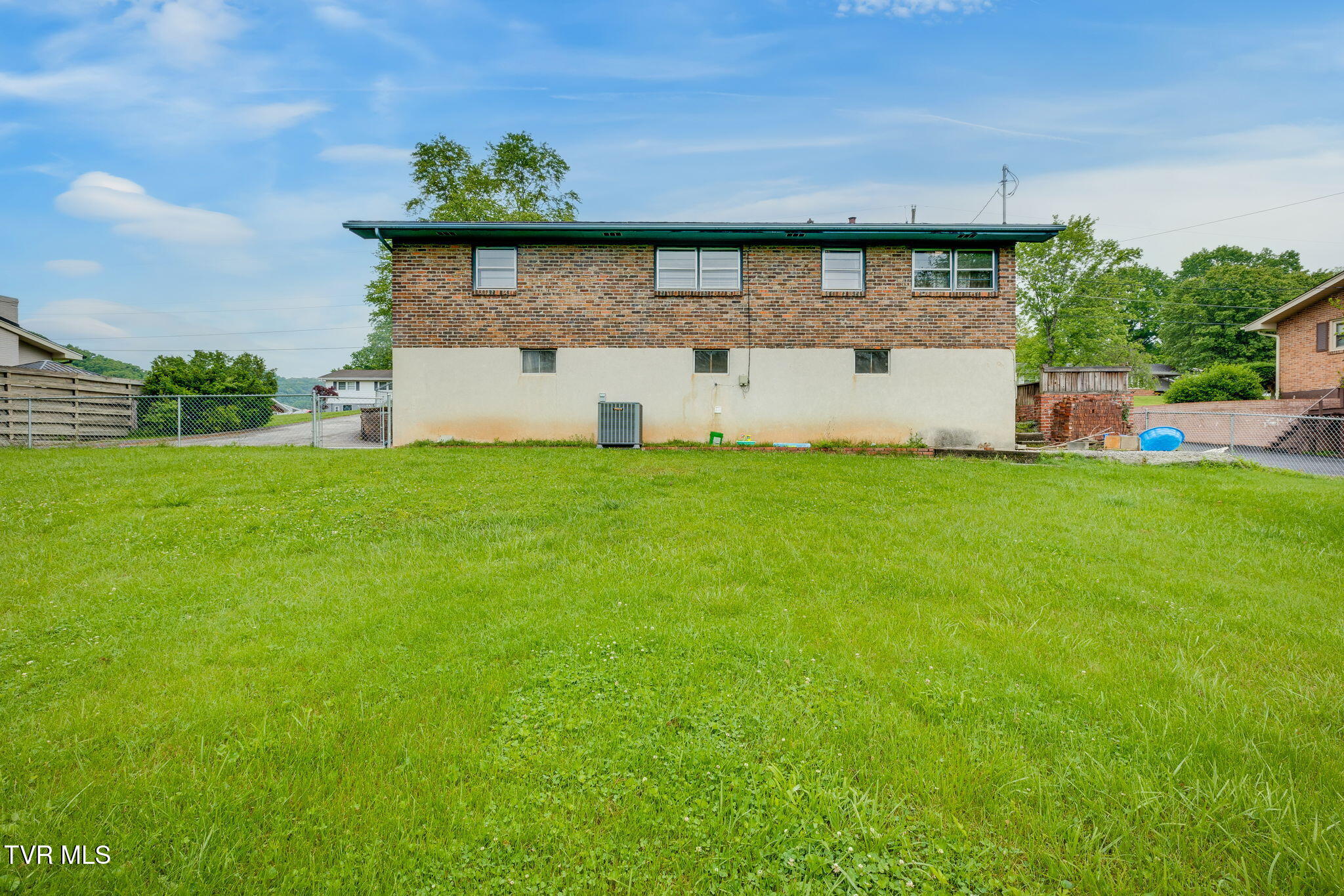 109 Longwood Road Bristol, TN 37620 - Photo 25 of 28 027