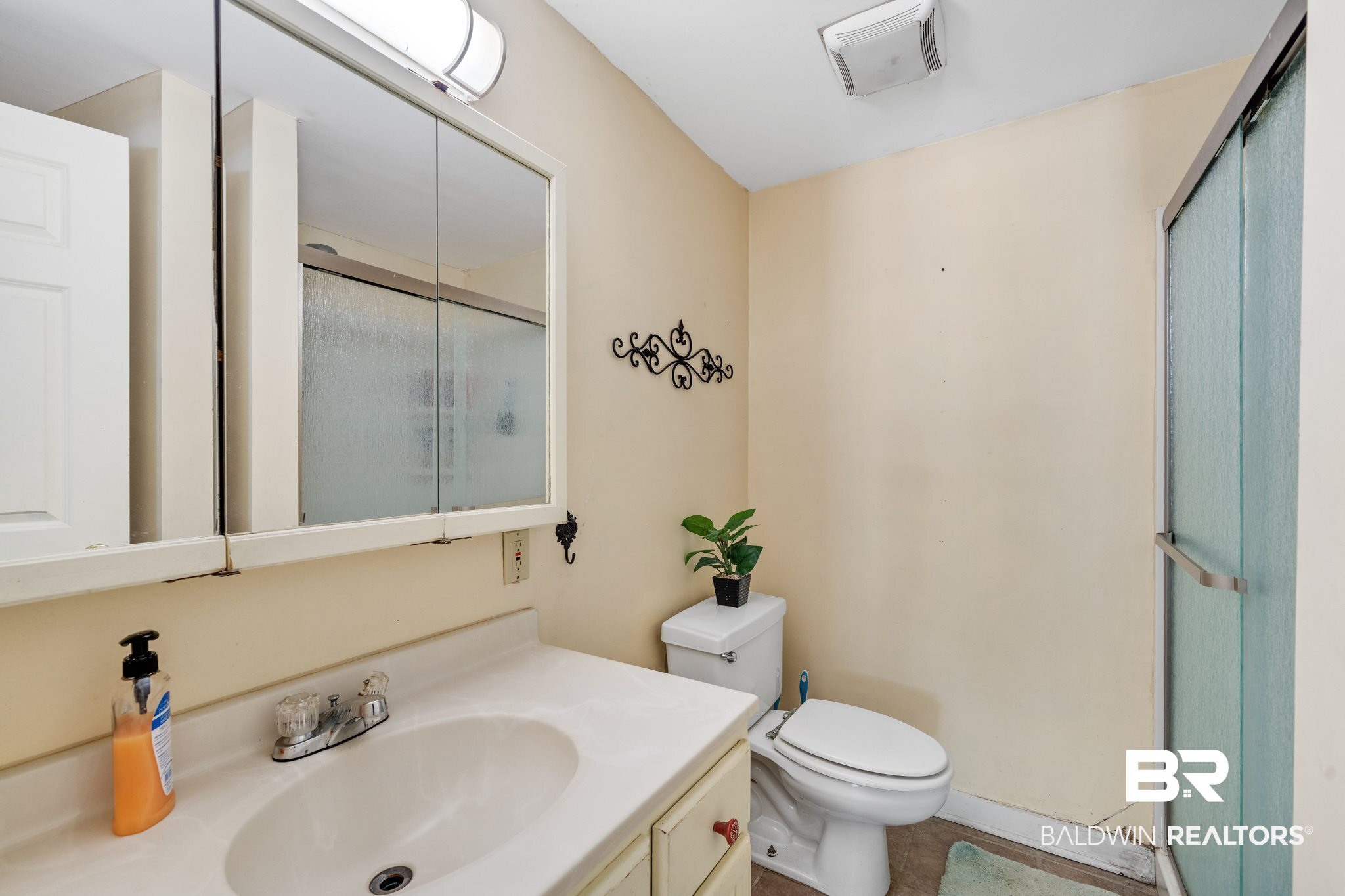 406 Nichols Avenue Fairhope, AL 36532 - Photo 12 of 24 Master Bath