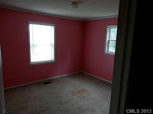 118 Iron Station Road Dallas, NC 28034 - Photo 5 of 9 Gallery Image 5