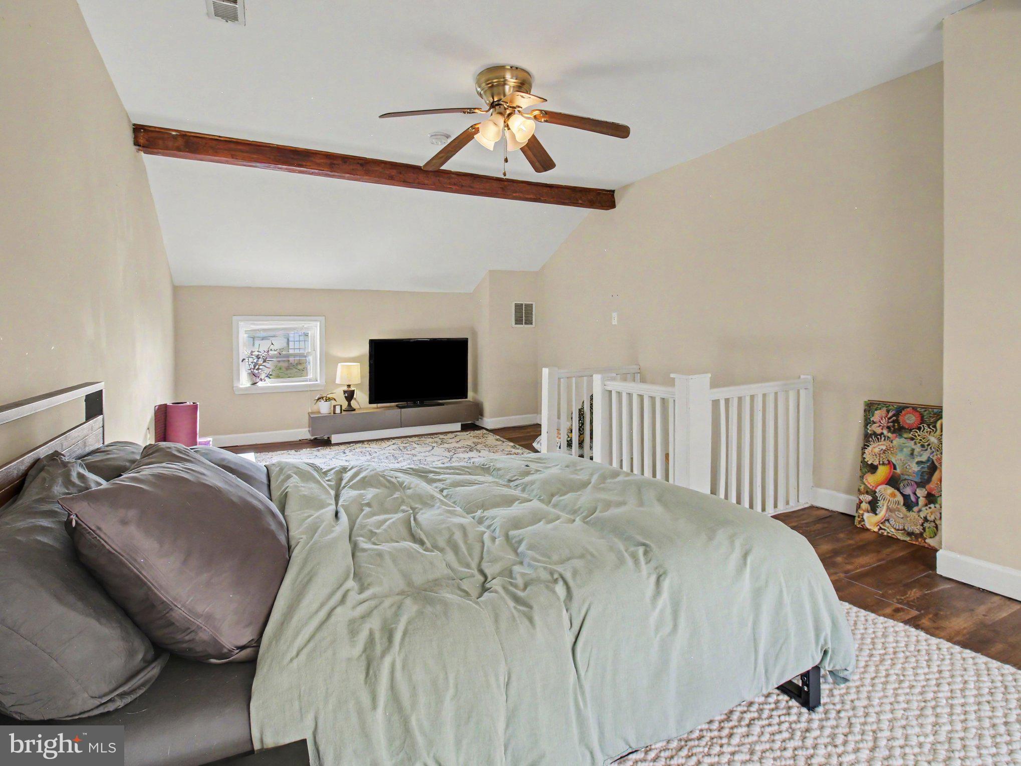 314 South Regester Street Baltimore, MD 21231 - Photo 23 of 32 third floor bedroom