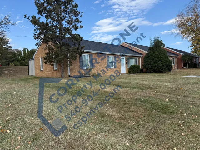 $1,425 | 1105 Lakeview Place, Roanoke, VA 24019