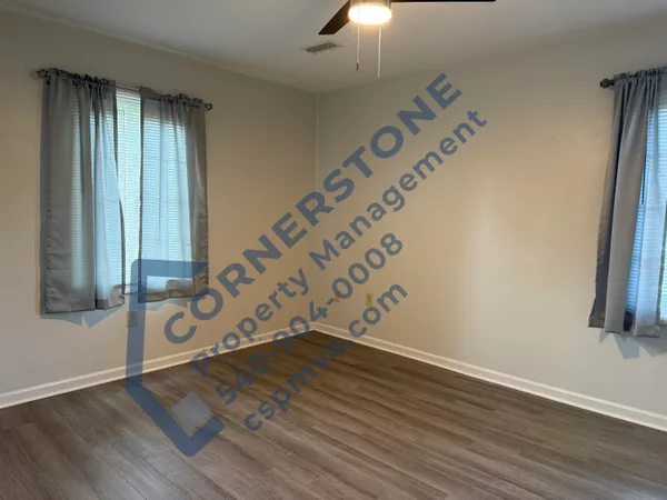 $1,425 | 1105 Lakeview Place, Roanoke, VA 24019