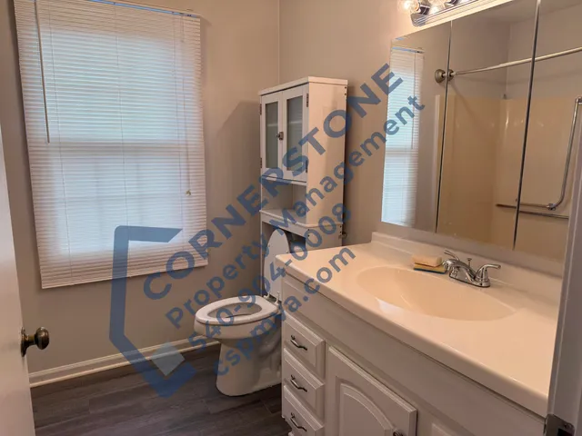 $1,425 | 1105 Lakeview Place, Roanoke, VA 24019