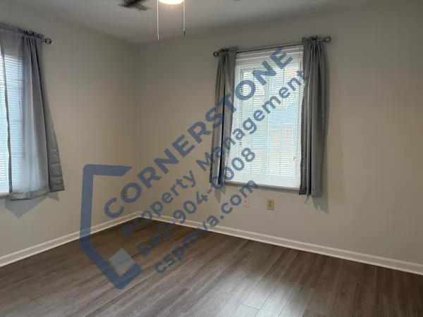 $1,425 | 1105 Lakeview Place, Roanoke, VA 24019