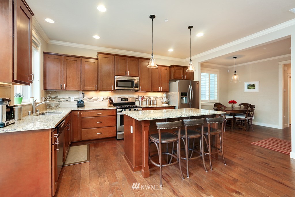 2331 196th Place Southeast Bothell, WA 98012 - Photo 6 of 25 Gallery Image 6