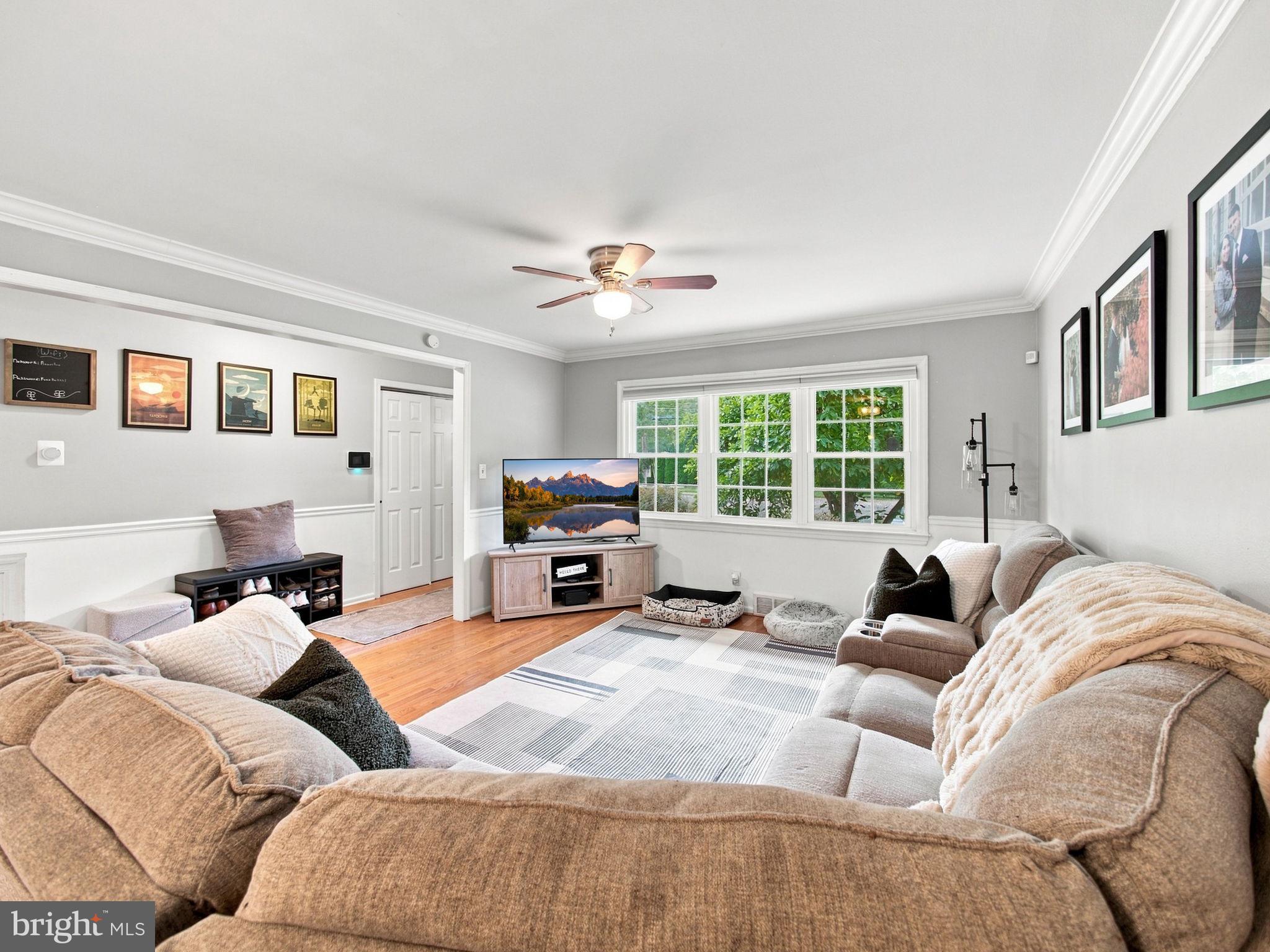 906 Big Oak Road Yardley, PA 19067 - Photo 13 of 39 Inviting living space with natural light.