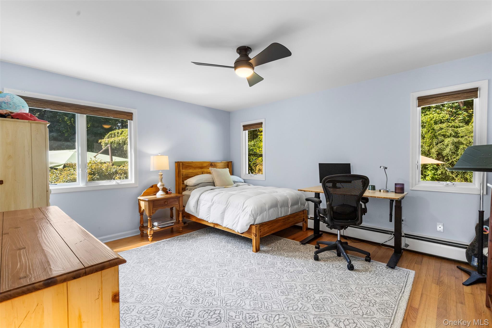 507 Croton Lake Road Bedford Corners, NY 10549 - Photo 20 of 39 a bedroom with a bed and a desk