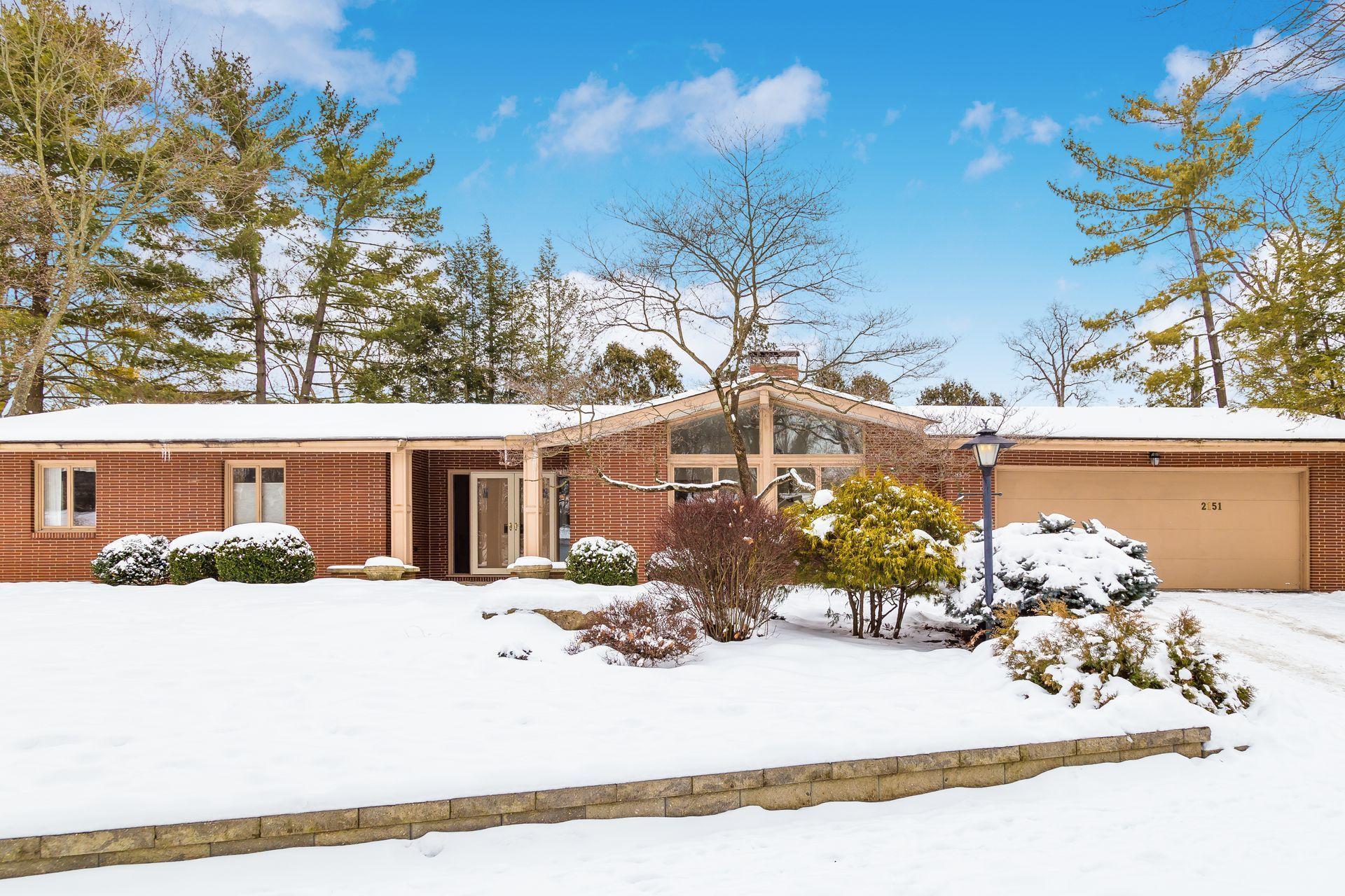 2151 Lytham Road Columbus, OH 43220 - Photo 2 of 53