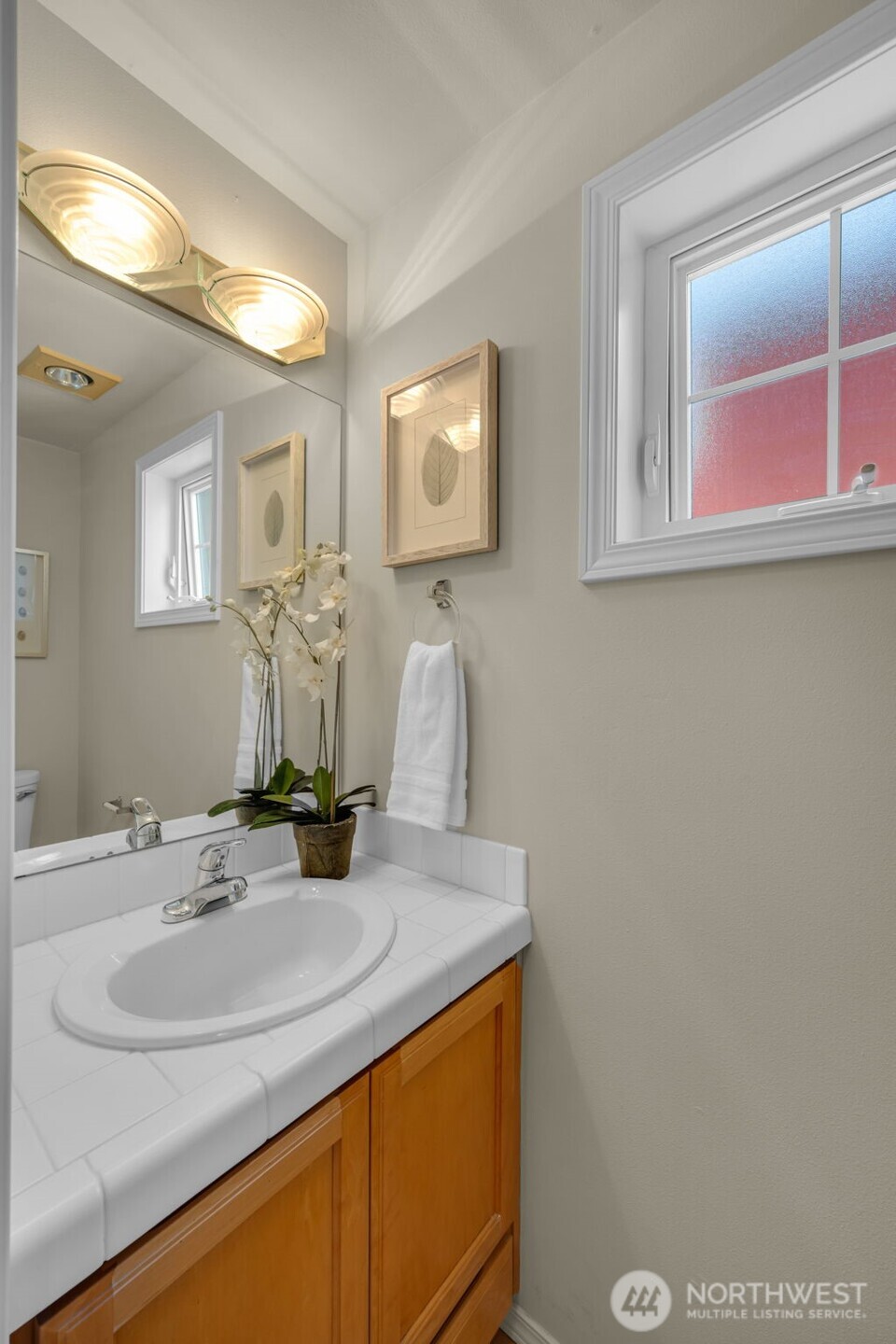 4720 Interlake Avenue North Seattle, WA 98103 - Photo 20 of 40