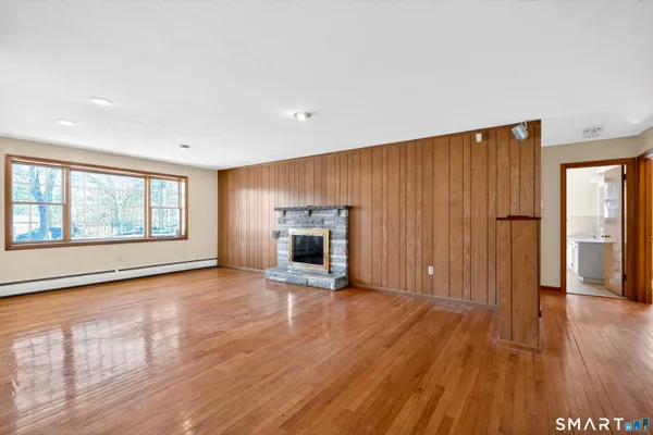 $525,000 | 554 Jeremy Swamp Road, Southbury, CT 06488