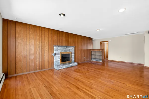 $525,000 | 554 Jeremy Swamp Road, Southbury, CT 06488