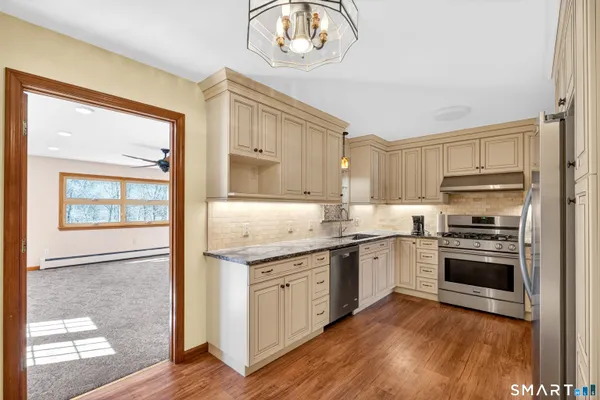 $525,000 | 554 Jeremy Swamp Road, Southbury, CT 06488