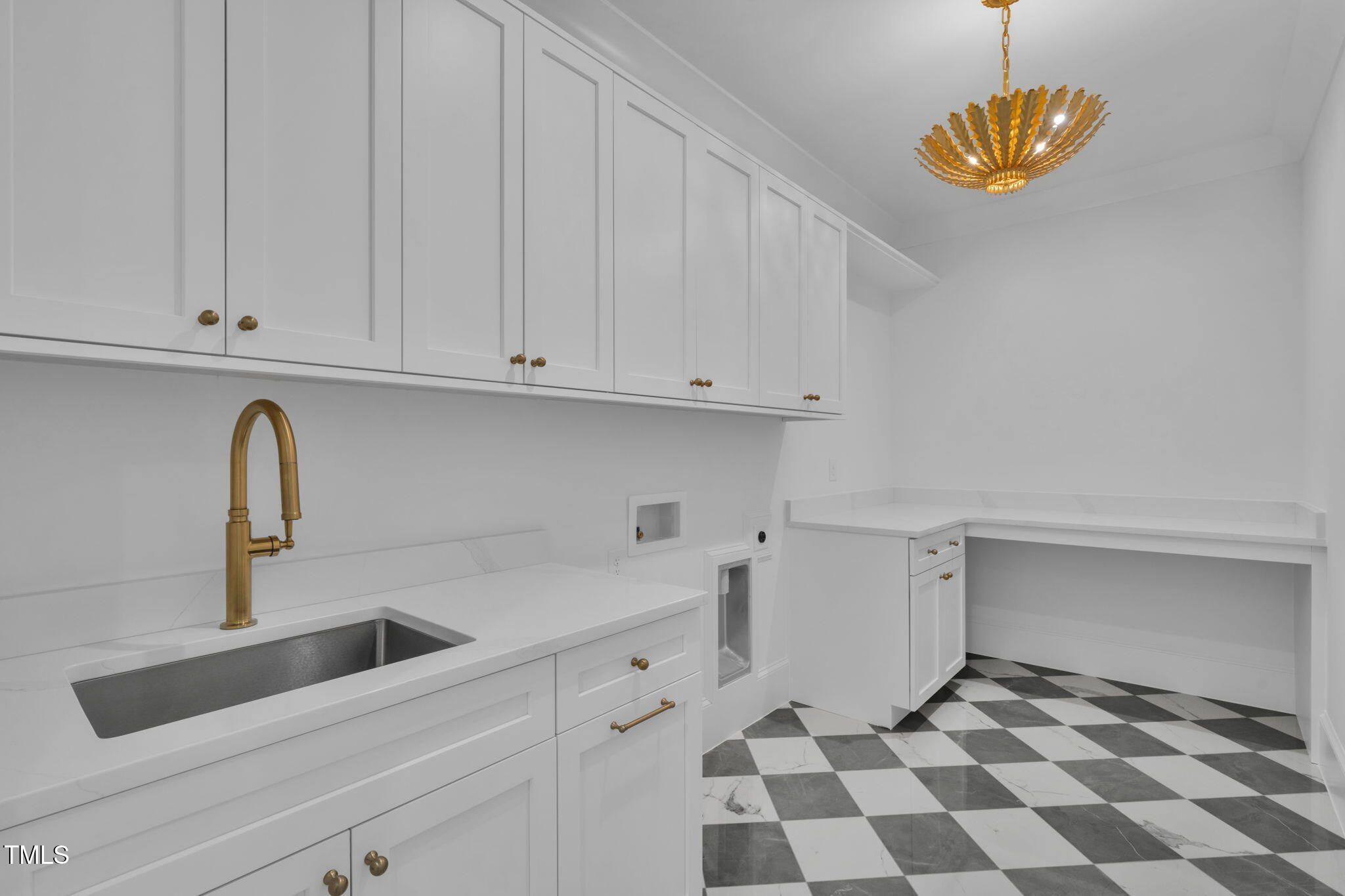 323 Hudson Street Raleigh, NC 27608 - Photo 37 of 52 35-web-or-mls-untitled-27