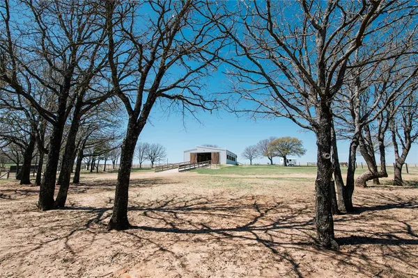 $1,375,000 | 4067 County Road 414, Muenster, TX 76252
