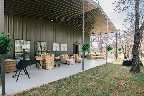 $1,375,000 | 4067 County Road 414, Muenster, TX 76252