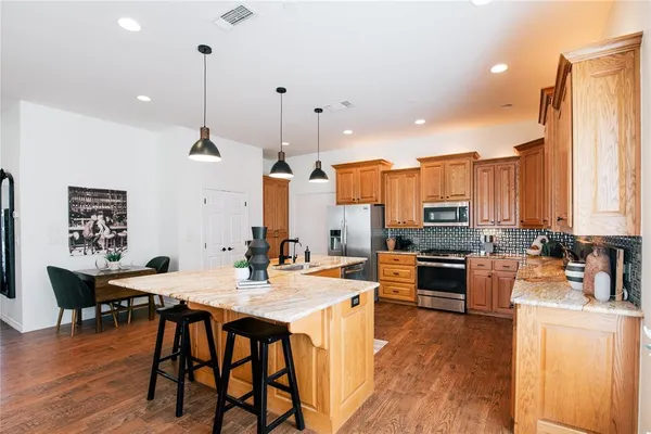 $1,375,000 | 4067 County Road 414, Muenster, TX 76252