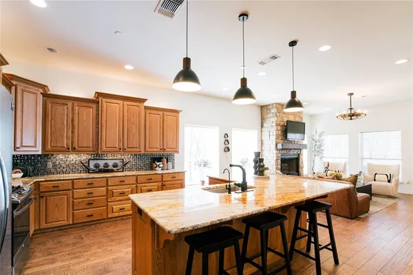 $1,375,000 | 4067 County Road 414, Muenster, TX 76252