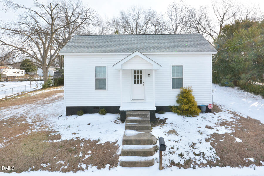 307 Oneida Street Graham, NC 27253 - Photo 1 of 22 DSC_0659