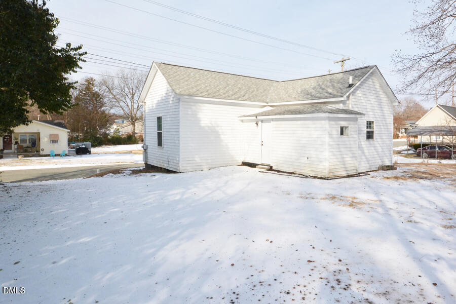 307 Oneida Street Graham, NC 27253 - Photo 4 of 22 DSC_0683