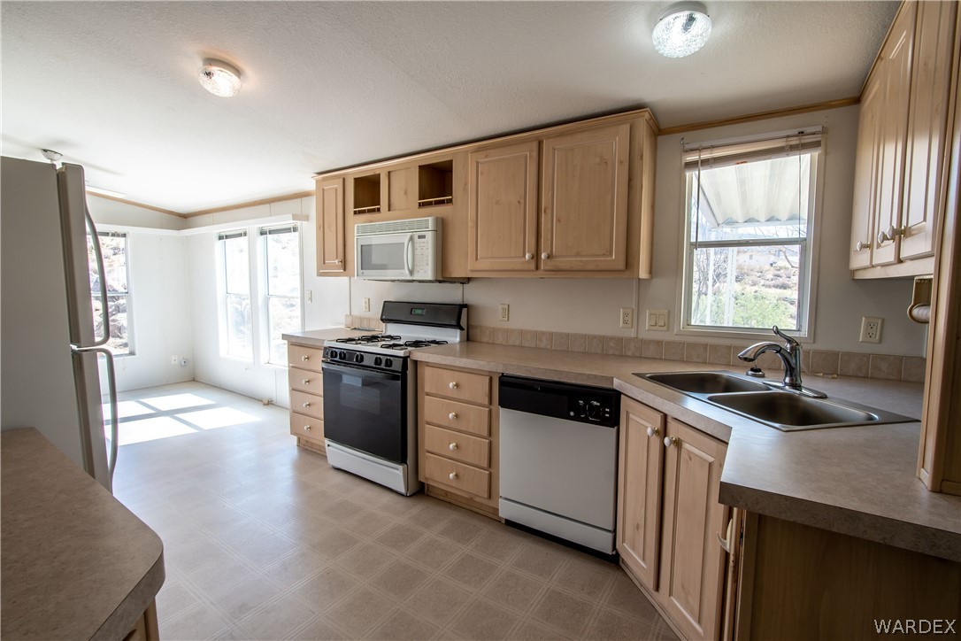 3295 Kirkland Road Golden Valley, AZ 86413 - Photo 10 of 48 Gallery Image 10