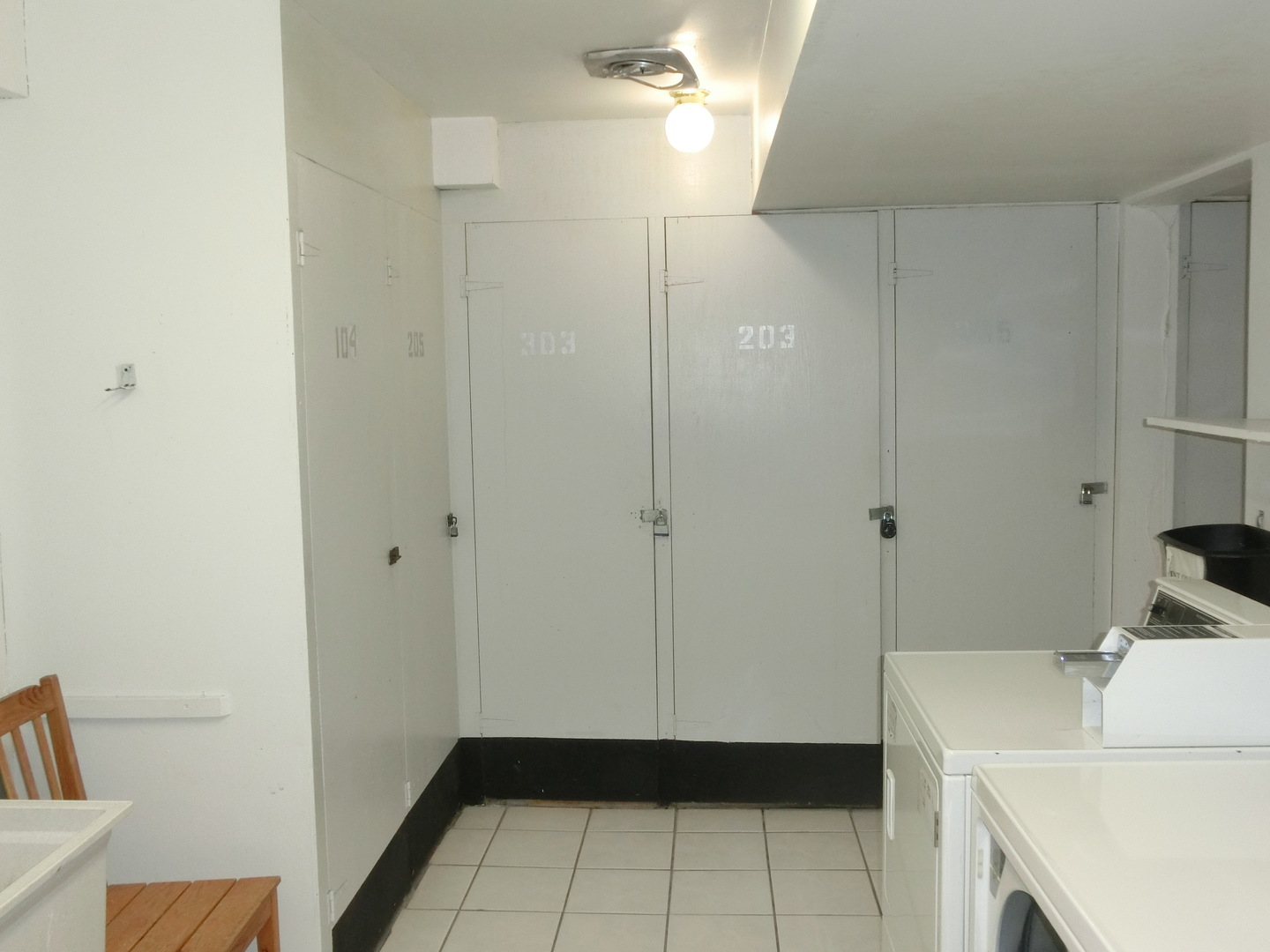 10324 South Ridgeland Avenue, Unit 105 Chicago Ridge, IL 60415 - Photo 13 of 16 a bathroom with a sink and a shower