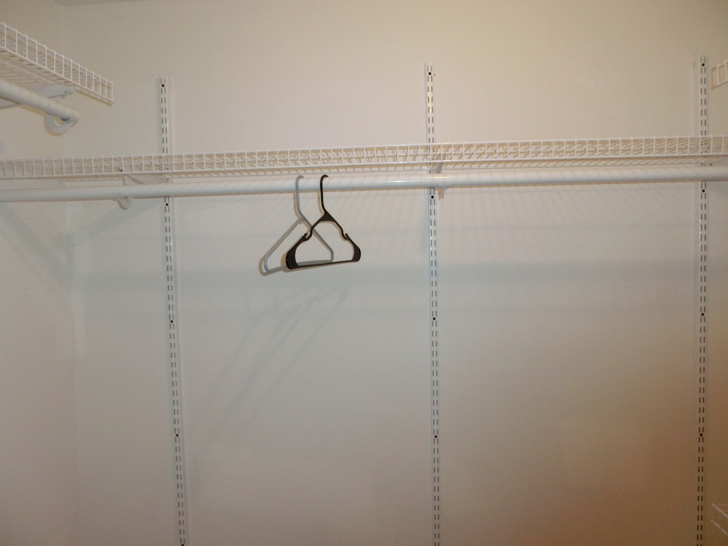 10324 South Ridgeland Avenue, Unit 105 Chicago Ridge, IL 60415 - Photo 8 of 16 a view of a small space