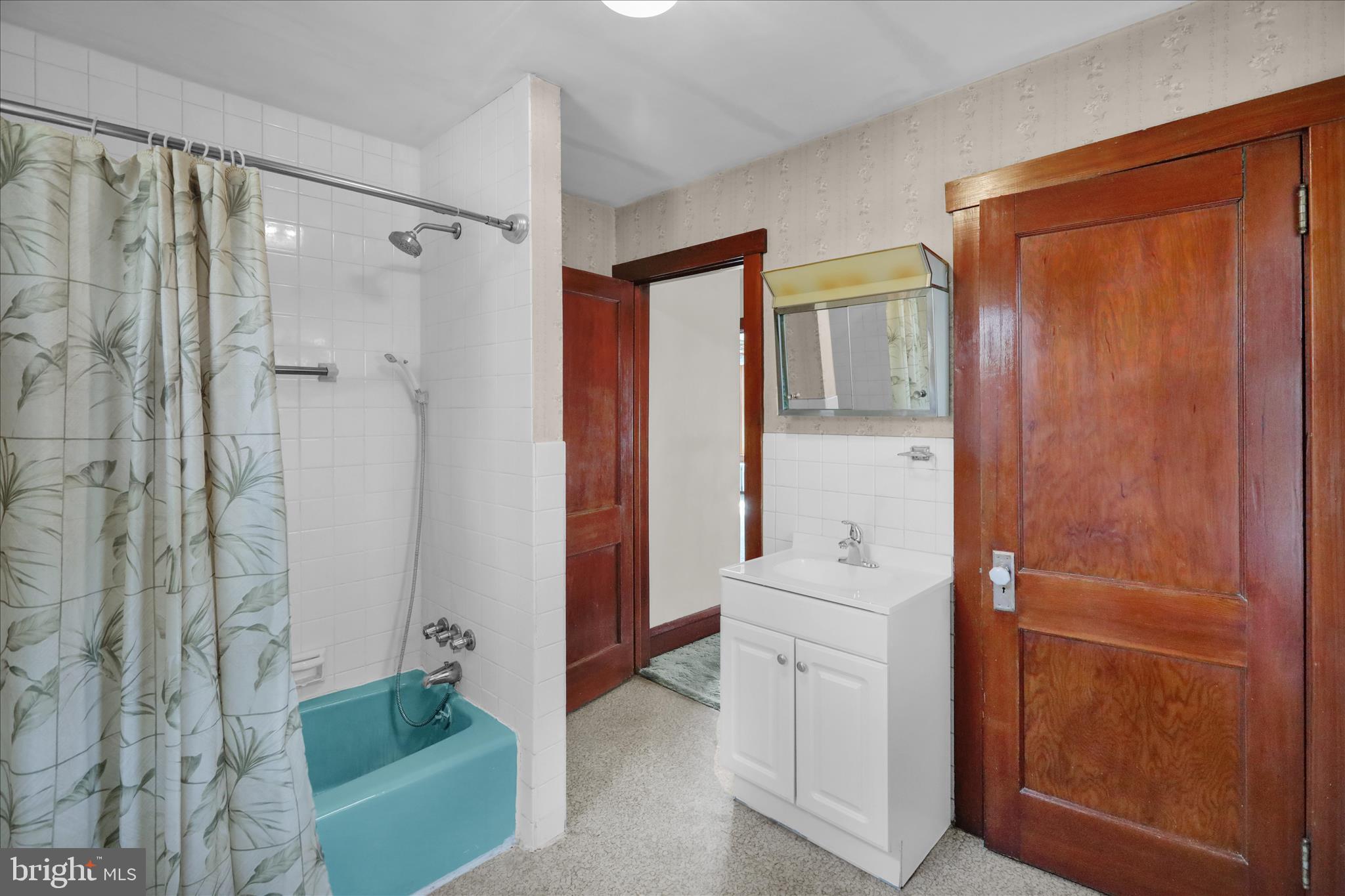 4205 Penn Avenue Reading, PA 19608 - Photo 33 of 54 a bathroom with a shower and a sink
