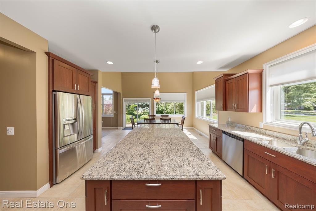 630 Lockmoore Court Rochester Hills, MI 48307 - Photo 18 of 65