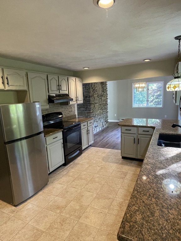85 Yew Street Douglas, MA 01516 - Photo 3 of 24