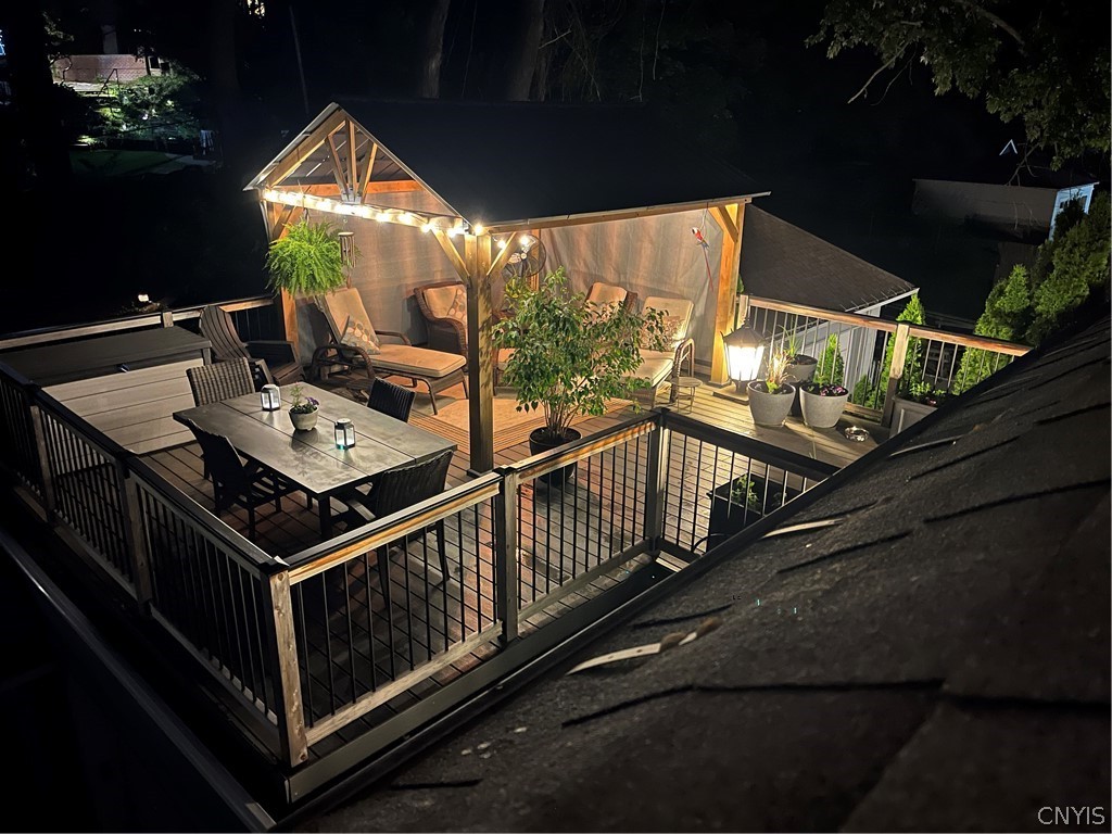 111 Circle Road Syracuse, NY 13210 - Photo 39 of 43 Upper deck at night