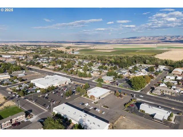 a view of an ocean view