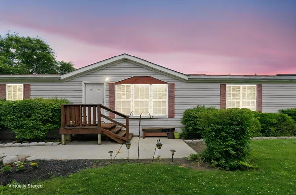 $210,000 | 420 Lockbay Road, Commercial Point, OH 43116